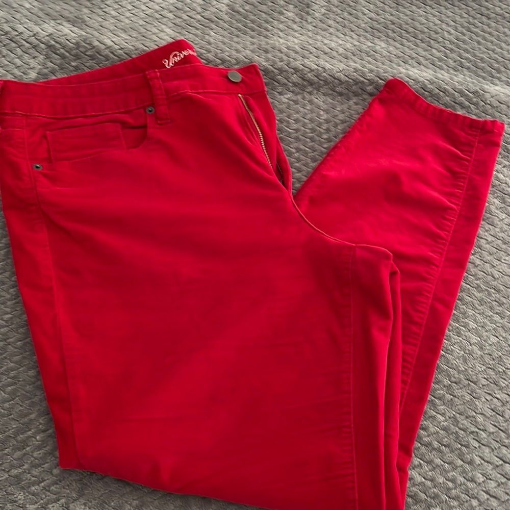 Womens “corduroy” skinny pant.